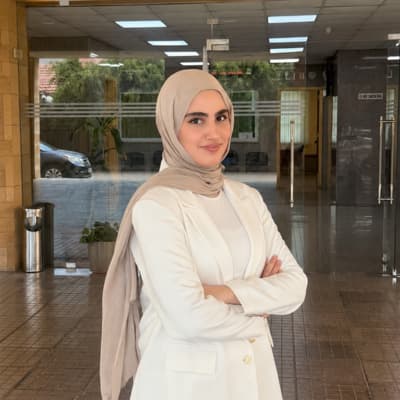 صورة منى حمزة